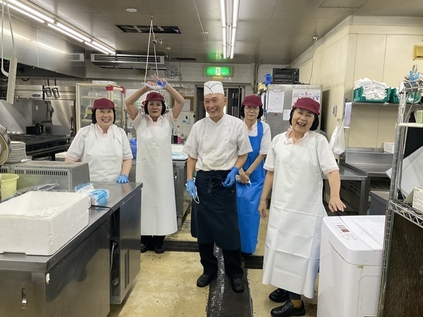 【正社員/調理師】◆自然豊かなゴルフ場での勤務◆月給21万円~◆車通勤OK!無料駐車場完備◆大量調理が好きな方歓迎◆自分のアイデアを形にできる◆転居サポートあり◆研修期間でのフォローも万全で安心!