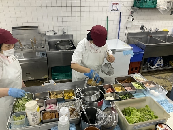 追求するのは、それぞれの“理想的な給食の形”。