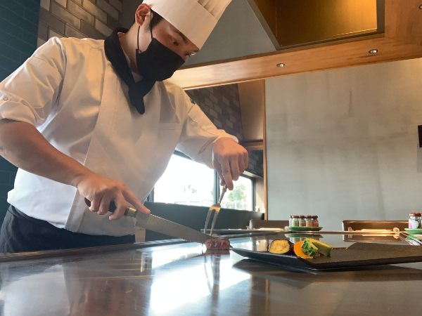 沖縄宮古島の鉄板焼きレストラン　　　鉄板焼き【ユキシオステーキ】　　正社員スタッフ募集！！　　　鉄板焼き経験者限定求人！！　　　株式会社南の島レストラン