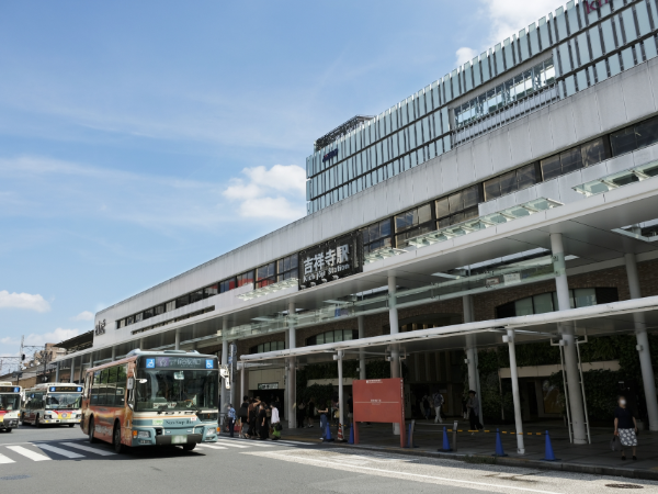 どの営業所も通勤しやすい立地にあります