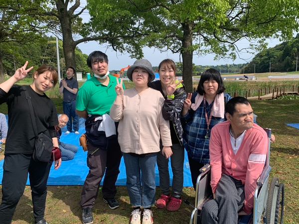 小学生の時からロザリオ福祉まつりに参加。自然にこの道を志していました。