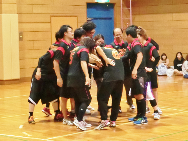 利用者さん、そして一緒に働く仲間、たくさんの人と触れ合えるのが魅力です。