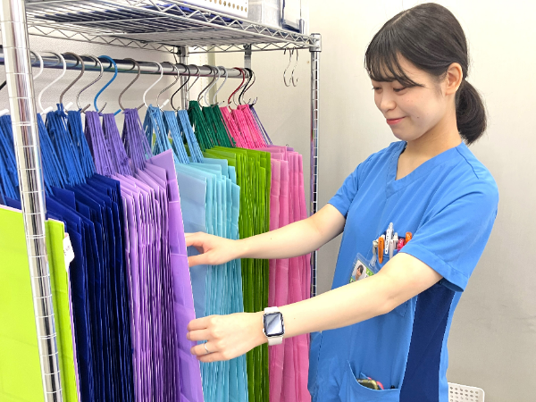 【登録販売者歓迎】正社員／完全週休2日制／定期昇給あり／調剤薬局未経験OK♪