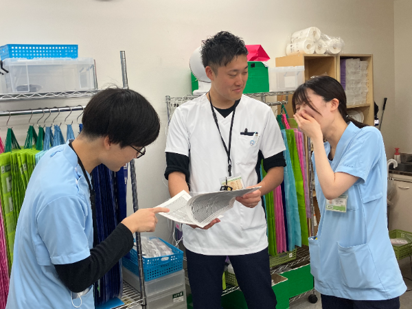 未経験からの事務デビュー歓迎／残業ほぼなし／完全週休2日制／家族手当や住宅手当など各種手当充実／資格取得で更なる給与アップも可能／薬局の新しい職種＊薬局パートナー(調剤薬局の事務)