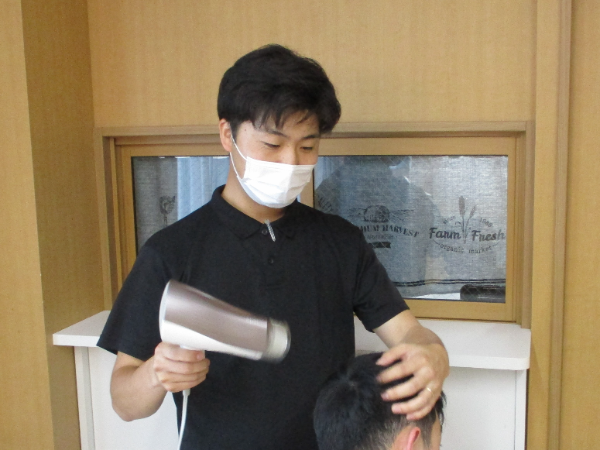 安定職で給料が良いので、ずっと夜勤だけでも構わないですよ(笑)