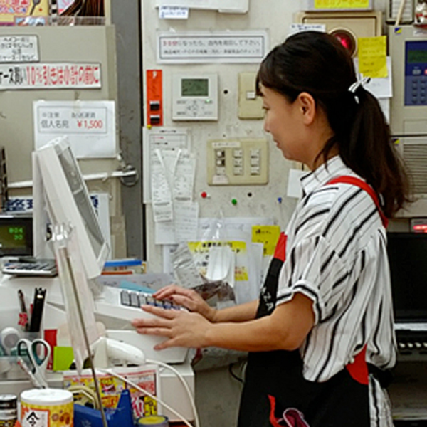 小売事業部マネージャー（パッケージプラザヤマショウ店舗管理者）/森川優美（もりかわゆみ）