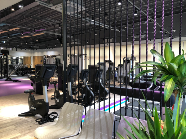 まずはマシンを自分で使ってみて
操作方法などの研修を行います