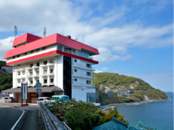 【正社員｜調理スタッフ募集】静岡県熱海市／海鮮バイキングを満喫する温泉ホテル◆業界・職種未経験者活躍中◆マイカー・バイク通勤可能◆残業代1分単位で全額支給◆月9～10日休み◆成果を正当に評価◆活き活きと働ける環境で、一緒にブランドを創り上げていきましょう！