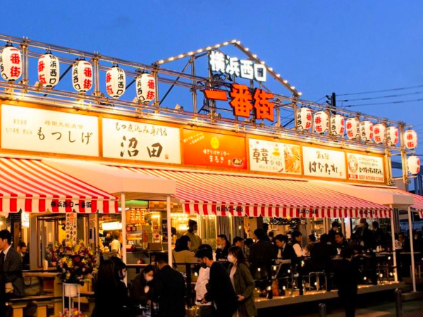 【正社員｜店長・店長候補 募集！】横浜駅西口から5分！横浜西口一番街×韓国屋台居酒屋★月給35万円～／月8日休み＆原則残業なしでプライベートも充実／賞与年2回＆昇給あり／メニュー開発や独立支援でキャリアアップ／謙虚さと挑戦心を大切に、仲間と共に未来を創る成長企業で一緒に働きませんか？