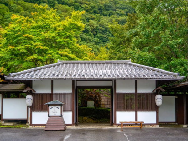 【正社員｜調理スタッフ募集】 栃木県日光市／大人の温泉リゾートホテル◆業界・職種未経験者活躍中◆マイカー・バイク通勤可能◆残業代1分単位で全額支給◆月9～10日休み◆成果を正当に評価◆活き活きと働ける環境で、一緒にブランドを創り上げていきましょう！