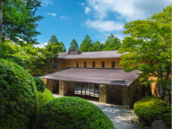 【正社員｜料理長候補募集】神奈川県足柄下郡箱根町／箱根芦ノ湖畔の高台に佇む会員制ホテル◆マイカー・バイク通勤可能◆週休2日制◆休暇制度・福利厚生充実◆長く働ける環境整備◆多くの方に長く愛されるホテルで、お客様のあふれる『笑顔』を一緒に創りましょう！