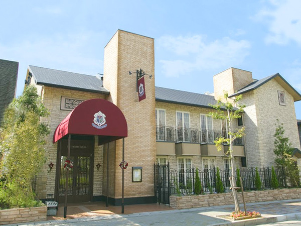 【正社員｜ホールスタッフ募集】＼年間休日110日＆月9休★プライベートも大充実／クラシカルな雰囲気が漂う上質な空間★アメリカの邸宅をイメージしたトラディショナルゲストハウス◆昇給あり◆社会保険完備◆大切な瞬間に携わりませんか♪