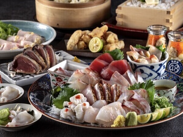 【正社員｜ホールスタッフ募集】＼リニューアルOPENにつきスタッフ大募集／◆鮮度と美味しさ追求したこだわりの魚介を、極上の日本酒と共に◆月8休み◆やりがいを見出せる給与体系◆昇給年2回／現社員の昇給実績90%◆手当・待遇充実◆「6次産業」モデルを確立し、食の未来を広げるフードクリエイター集団 ＜FOOD CREATIVE FIRM＞を目指しています！