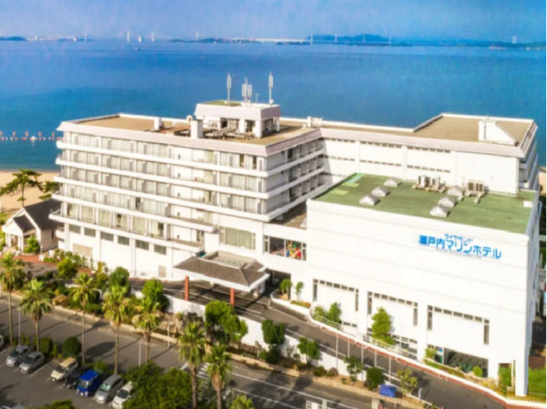 【正社員｜洋食調理スタッフ募集】 岡山県玉野市／瀬戸内海が一望できるリゾートホテル◆未経験者活躍中◆マイカー・バイク通勤可能◆週休2日制◆休暇制度・福利厚生充実◆長く働ける環境整備◆多くの方に長く愛されるホテルで、お客様のあふれる『笑顔』を一緒に創りましょう！