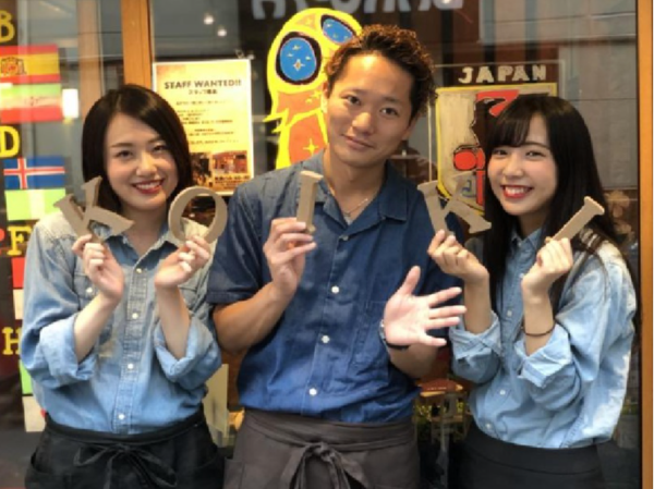 【正社員｜キッチンスタッフ大募集！】＼稼げる・楽しめる・夢が叶う！／未経験でも月給35万円～◆賞与年2回×昇給チャンス年4回 ※入社6か月で店長昇格の実績あり◆月8休み×実働8時間◆交通全額支給＆住宅手当あり◆ユニークな待遇も充実◆仕事を楽しみながらワンランク上の自分を目指せる環境です！