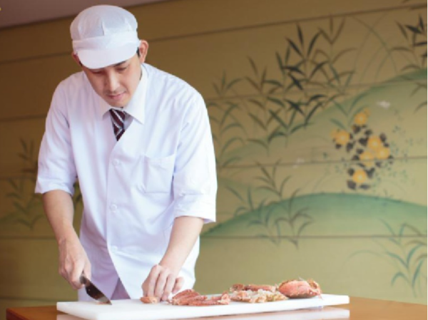 【正社員｜料理長・料理長候補募集】＼東京・神奈川エリアの採用／創業50年の老舗かに料理専門店「甲羅本店」◆月8日～10日休み◆昇給・賞与あり◆福利厚生充実◆安定の大手企業◆やりがいを感じながら働ける好環境◎あなたが望むキャリアプランがココで叶います！