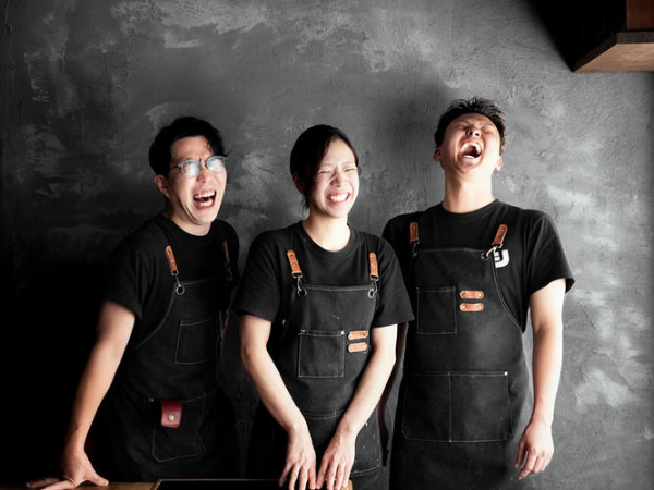 【★オープニング募集★正社員|店長候補】\京都新店舗、今夏オープン予定/福岡市内に4店舗運営◆「魚の総合商社」を目指し、京都・東京・海外進出を目指し、成長し続ける企業◆賞与・昇給年2回◆週休二日制◆型にハマらない自由な運営◆様々なステージで働ける環境がココに!◆「魚」と「人」の力を信じ、“今までにない前例”と“新しい価値”を一緒につくっていきましょう!