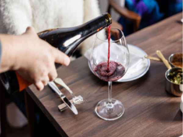 【正社員｜ソムリエ募集】＜2025年2月＞東京銀座にオープン！「フランス料理×グリル料理×他国料理」革新的で独創的な料理を追求☆人気シェフがプロデュースするカジュアルビストロ◆完全週休2日制◆有休100％推奨◆インセンティブ制度あり◆福利厚生充実◆飲食業界に新しい風を吹き込む成長企業で、理想的なキャリアを実現しましょう！