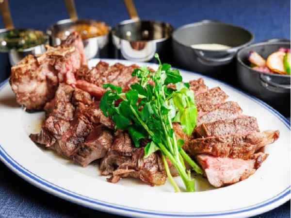 【正社員｜店長候補募集】＜2025年2月＞東京銀座にオープン！「フランス料理×グリル料理×他国料理」革新的で独創的な料理を追求☆人気シェフがプロデュースするカジュアルビストロ◆完全週休2日制◆有休100％推奨◆インセンティブ制度あり◆福利厚生充実◆飲食業界に新しい風を吹き込む成長企業で、理想的なキャリアを実現しましょう！