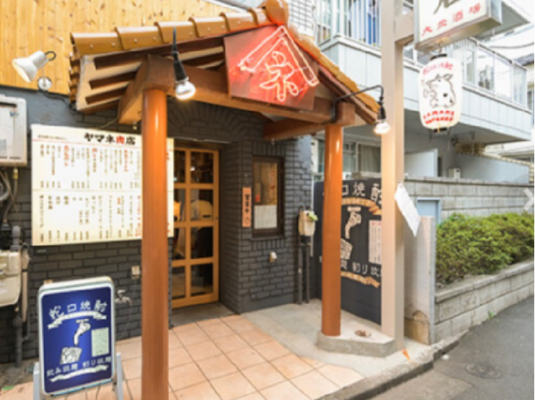 ■正)調理スタッフ/「蛇口焼酎」が名物の鹿児島産直やきとん酒場/月8以上休み/賞与年2回/未経験でも月給30万円~/事業拡大中\FC事業立ち上げのチャンスもあります/【やきとん酒場 ヤマネ肉店 亀戸店】