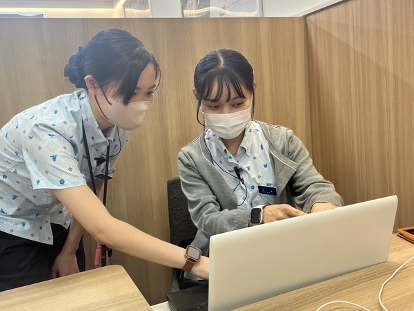 先輩が丁寧に指導するので
安心してくださいね♪