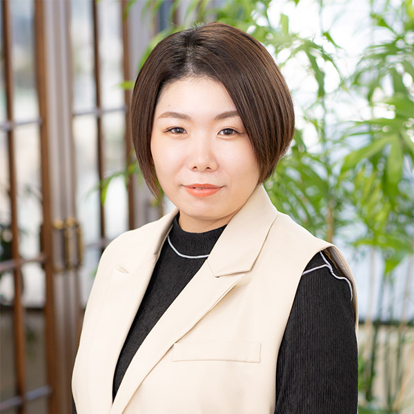 業務部/商品課/係長/吉見 明子
