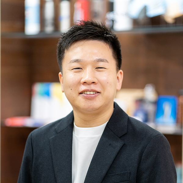 営業部/セレクションズ課/主任/小林　一紀