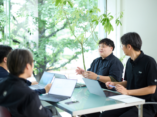 自分の考えで、お客様に価値を届けられる環境を求めて。