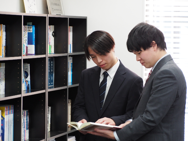 キャリアパス（職階と社内独立制度）