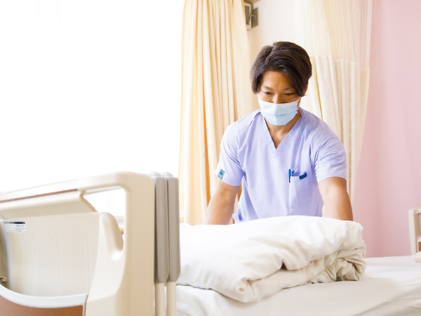 ≪東京・神奈川の病院勤務≫【正社員】「残業ほぼなし」介護スタッフ◆資格&経験不問!◆賞与実績3.9ヶ月!各種手当ありの厚待遇!<奨学金制度あり>