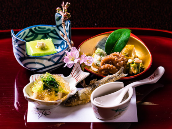 旬の食材を使ったこだわりの料理。
一流のサービスが学べる環境です!