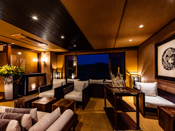 人気の高級温泉旅館だからこそ
一流のサービスが身につきます!