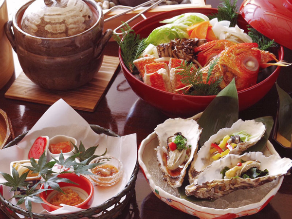 旬の食材を使ったこだわりの料理。
マナーや日本文化も学べる環境です!