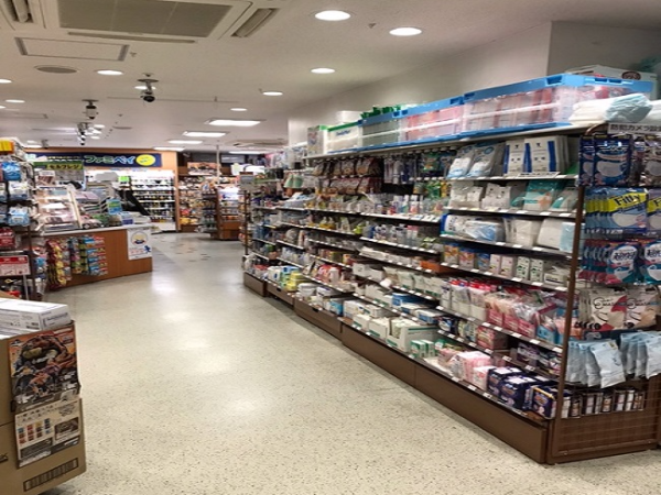 様々な年代のスタッフが活躍中！！
やる気のあるあなたをお待ちしてます！！