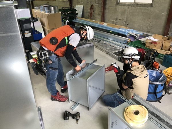 先輩が近くにいる環境なので
未経験者も安心♪