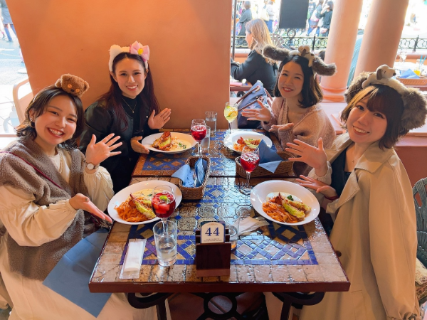 プライベートでも出かけるほど
仲がいいスタッフが自慢です♪