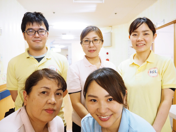 【正職員】ケアスタッフ(介護職)★未経験者も多数活躍中!★資格取得支援制度あり★各種手当ありの厚待遇!