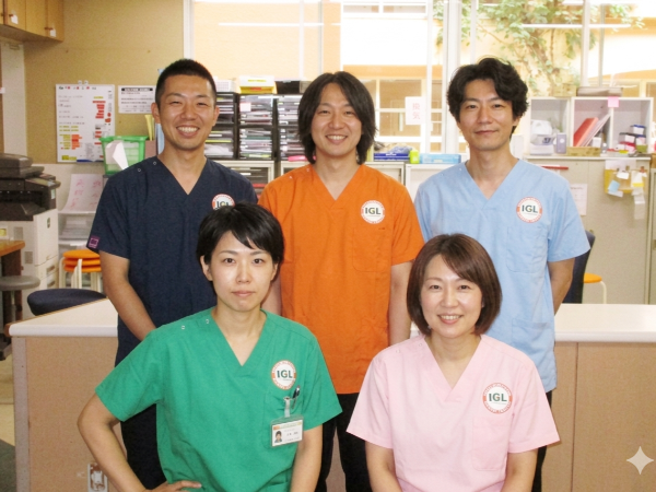 スタッフのチームワークもバッチリ!!
コミュニケーションが取りやすい職場です