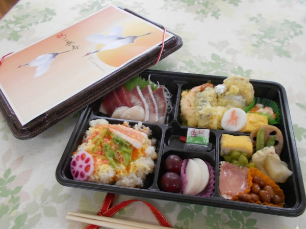 季節に応じた行事では美味しい手作りの
お弁当を提供します