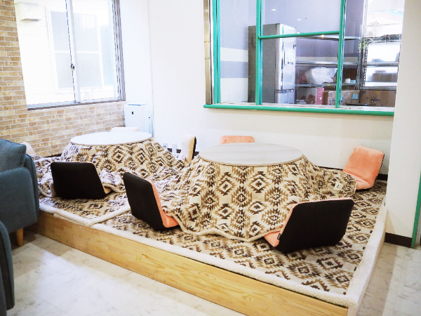 休憩室内にはあったかポカポカのコタツも
あります