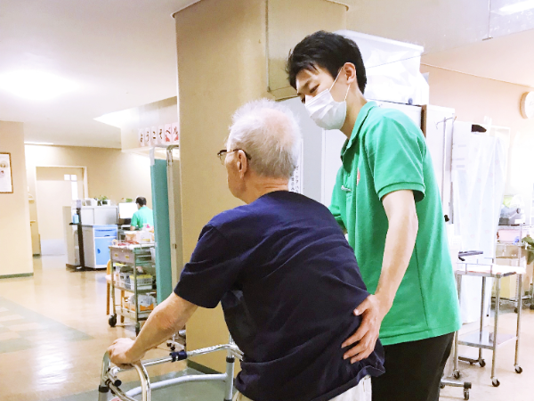 幅広い年齢層のスタッフが活躍中!
あなたのスキルが活かせます!