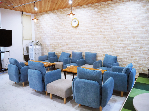 スタッフの休憩室をリニューアル！
ゆったりくつろげる空間です