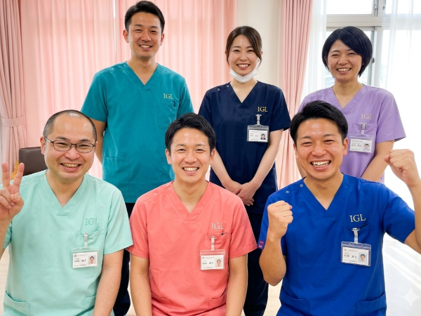 スタッフのチームワークもバッチリ!!
コミュニケーションが取りやすい職場です