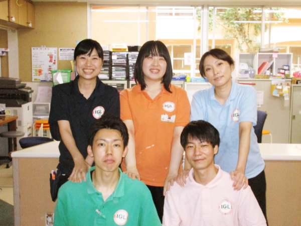 スタッフのチームワークもバッチリ!!
コミュニケーションが取りやすい職場です