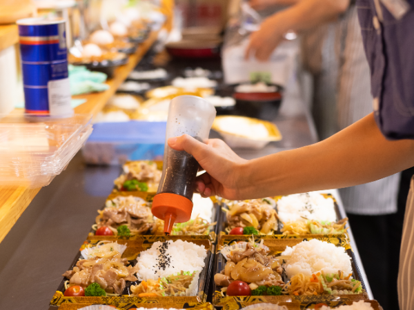 【未経験OK】健康惣菜店の販売&調理補助スタッフ募集/シフト柔軟♪