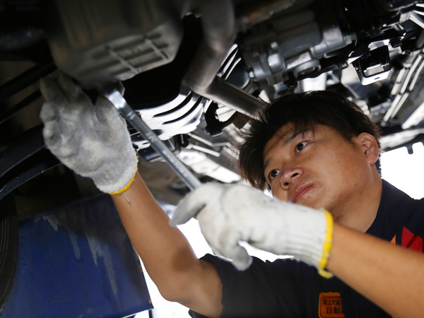 仕事を続けている理由と自社の課題