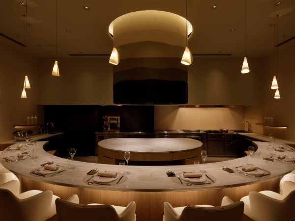 8席限定フレンチレストランでのキッチンスタッフ/予約の取れないフレンチ「unis(ユニ）」◆虎ノ門ヒルズ勤務◆正社員