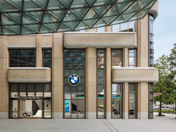 カフェ・キッチンスタッフ募集【正社員】｜麻布台ヒルズ｜CAFE & BAR_B（BMWブランド併設）｜年間休日111日 