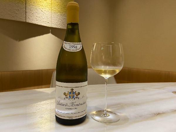 様々な生産者さんとインポーターさんと
やりとりいただきます