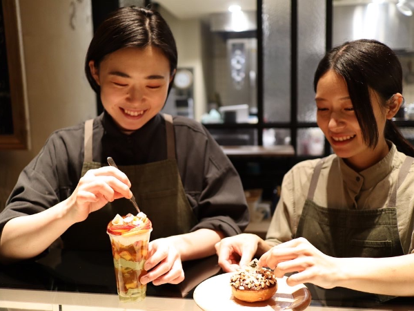 日本橋の歴史ある日本橋三越にオープン
店内はモダンでシックな空間に